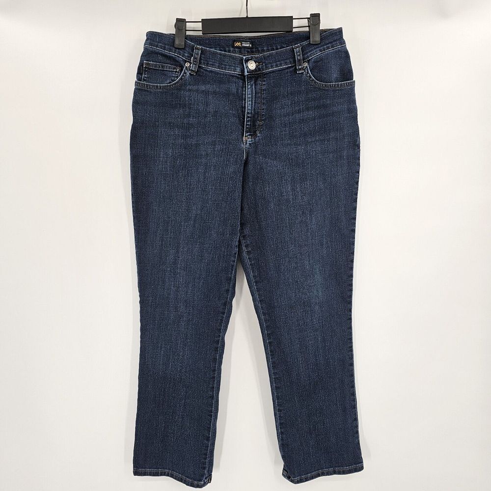 Lee Jeans Relaxed Fit Straight Leg Size 12 SHORT Medium Wash Stretch Embroidered